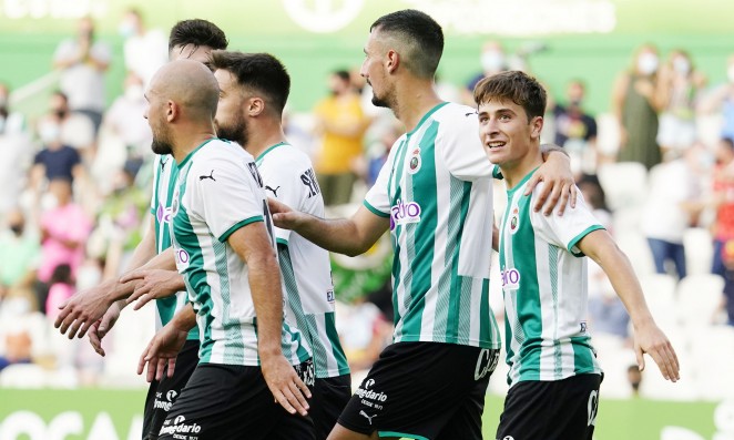 El Racing marca cinco goles en Los Campos de Sport casi tres años después | Racing