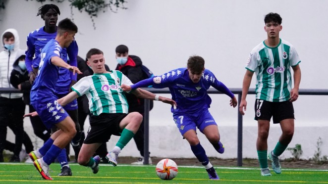 El Juvenil A supera al Marina Sport en su duelo cántabro de División de Honor (5-2) | Racing