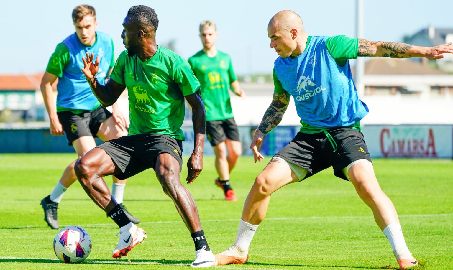 El Racing prepara, con toda la plantilla disponible, su visita a Butarque | Real Racing Club