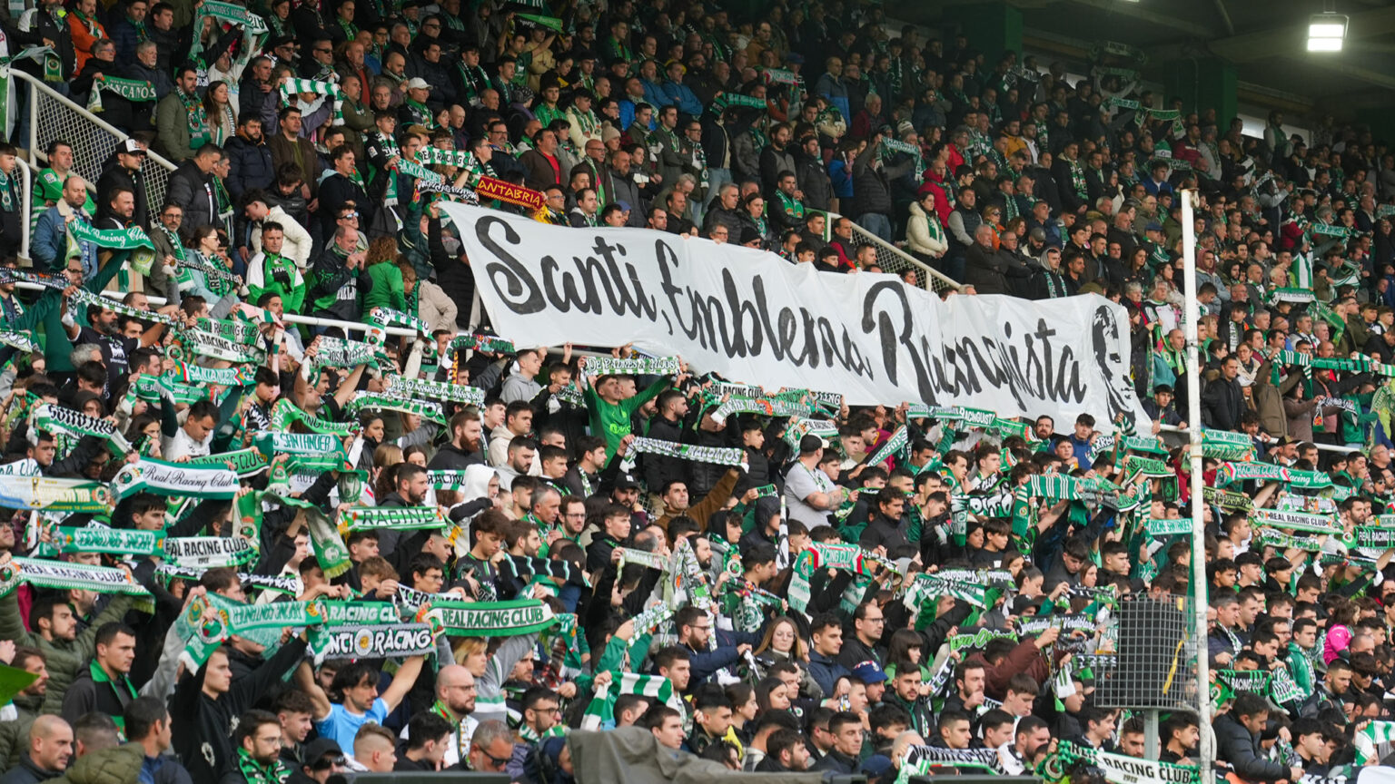 Las entradas para el partido Racing- Real Oviedo, disponibles online y en Los Campos de Sport