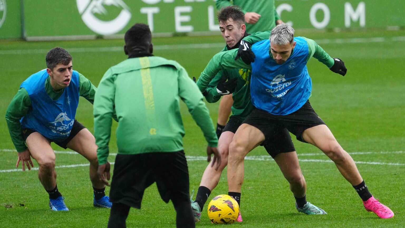 Segundo entrenamiento en Los Campos de Sport con la vista puesta en el Club Deportivo Eldense