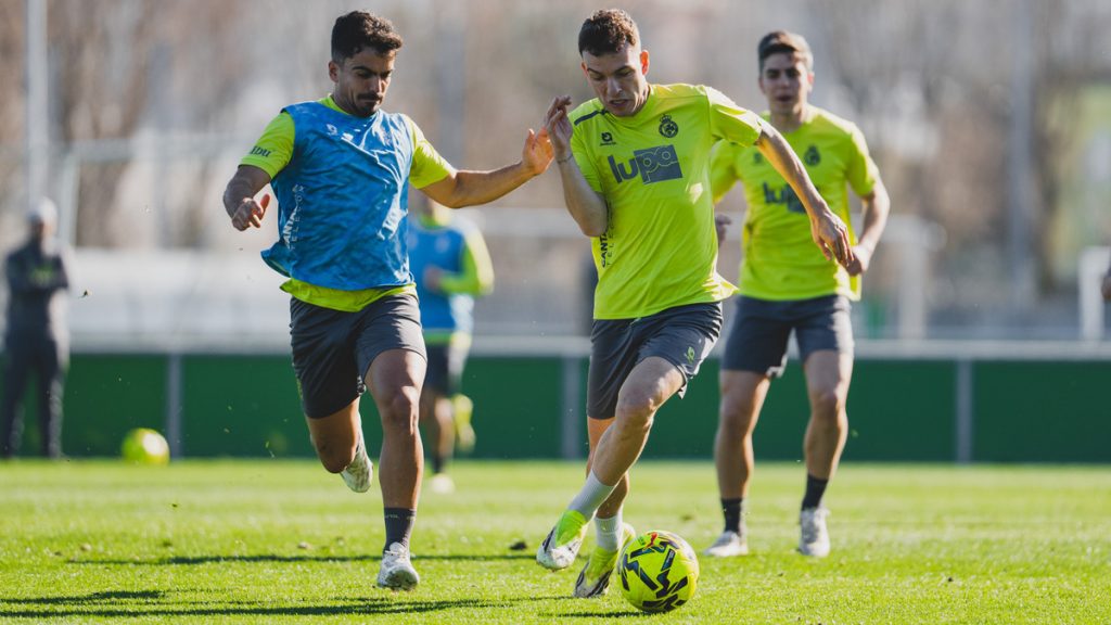 El Racing recibe al Burgos CF en la celebración de su 113 aniversario El Racing recibe al Burgos CF en la celebración de su 113 aniversario