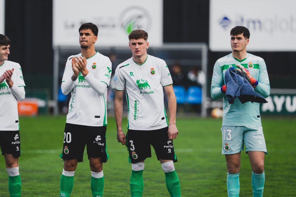 El Rayo Cantabria pretende extender su buena dinámica ante la UD Ourense El Rayo Cantabria pretende extender su buena dinámica ante la UD Ourense