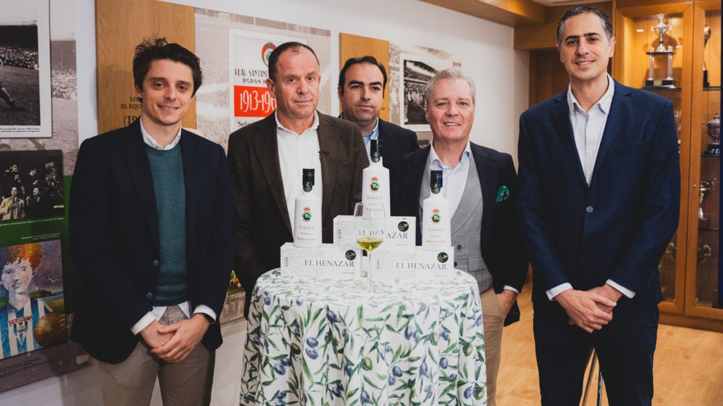 El Real Racing Club presenta su Aceite de Oliva Virgen Extra junto a El Henazar