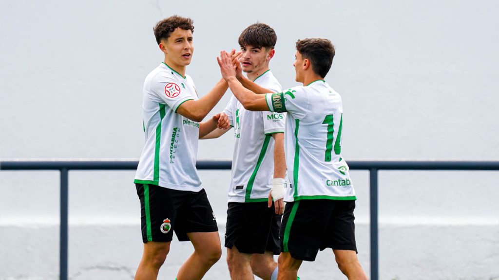 El Juvenil DH salió victorioso en su visita al Arosa SC (0-3)