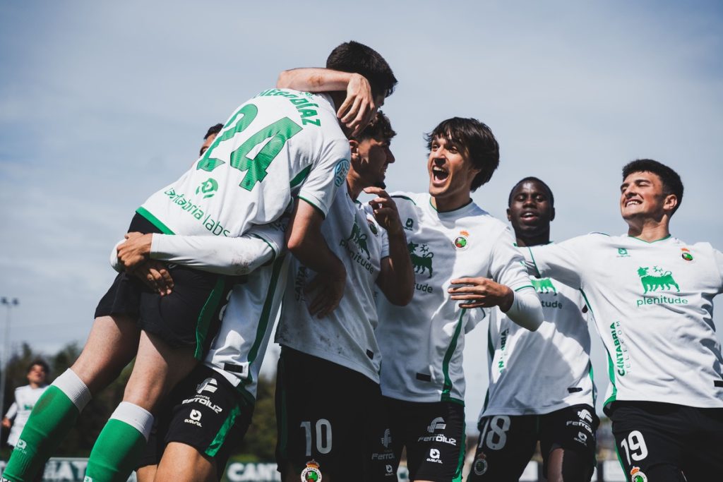 El Rayo Cantabria vence y convence ante el Oviedo Vetusta (1-0) El Rayo Cantabria vence y convence ante el Oviedo Vetusta (1-0)