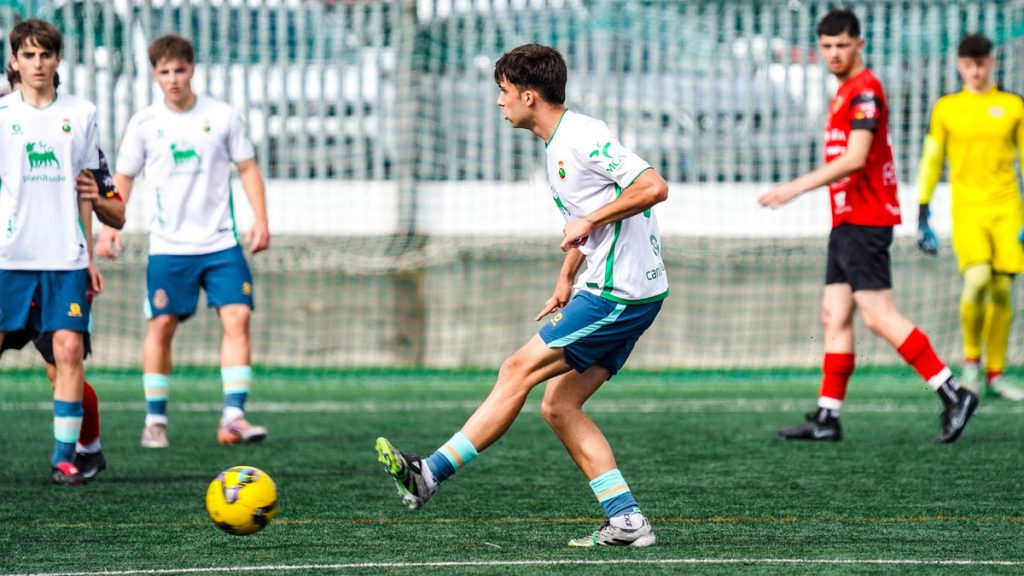 El Juvenil DH cerró el curso con derrota ante el Real Sporting (1-2)