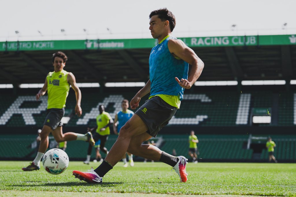 El Racing completa en los Campos de Sport la segunda sesión de la última semana de la temporada El Racing completa en los Campos de Sport la segunda sesión de la última semana de la temporada