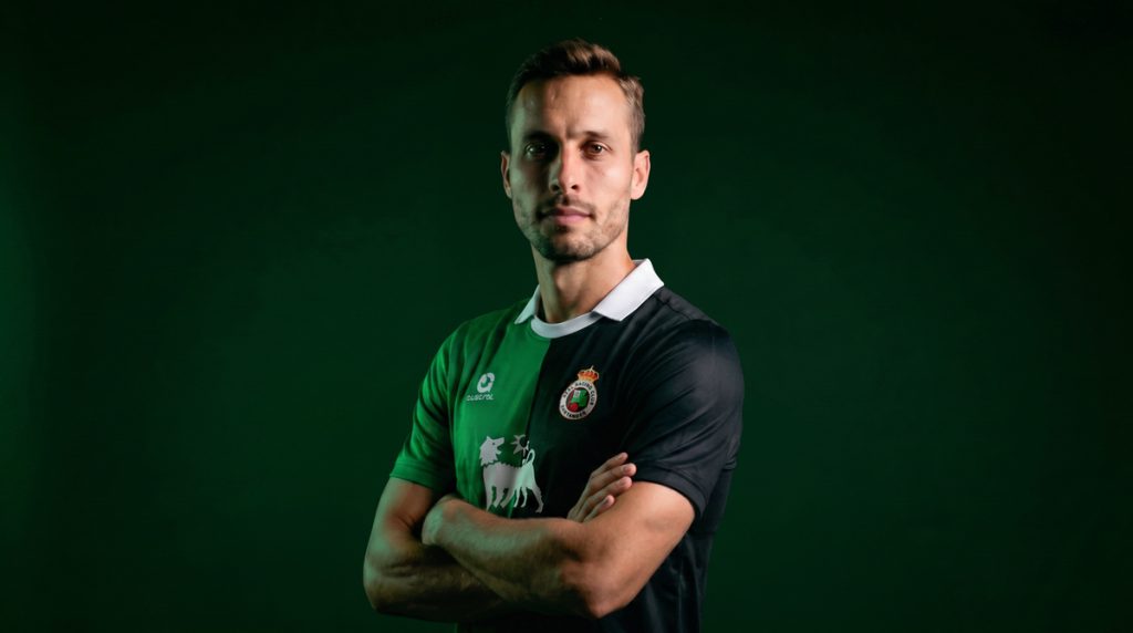 El Racing presentará a Sergio Canales este viernes, 10 de julio, a las 13:00 horas en los Campos de Sport El Racing presentará a Sergio Canales este viernes, 10 de julio, a las 13:00 horas en los Campos de Sport