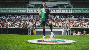 “Estoy muy ilusionado, vuelvo al Racing en un momento muy bueno de mi carrera” “Estoy muy ilusionado, vuelvo al Racing en un momento muy bueno de mi carrera”