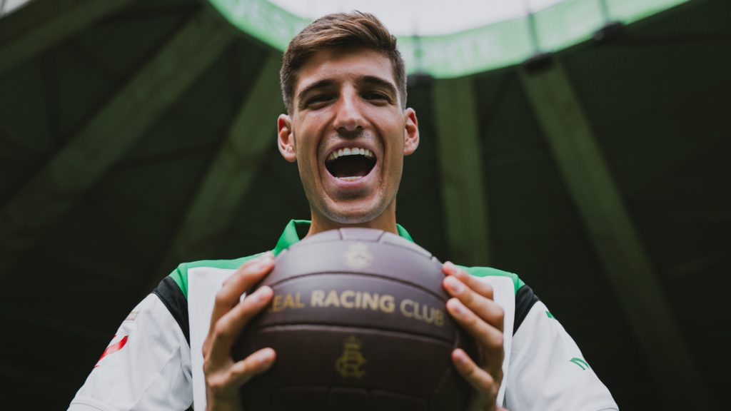 “En España se practica un juego más ofensivo y divertido que en Italia, y eso me gusta” “En España se practica un juego más ofensivo y divertido que en Italia, y eso me gusta”