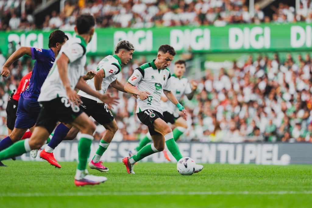 El Racing recibirá al Real Club Deportivo Espanyol el sábado, 24 de octubre, a las 16:15 El Racing recibirá al Real Club Deportivo Espanyol el sábado, 24 de octubre, a las 16:15