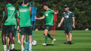 Segundo entrenamiento del Racing de cara al encuentro ante el Fútbol Club Barcelona