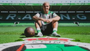 “Solo pienso en que estoy muy feliz aquí, mi ilusión y mis ganas están puestas en el Racing” “Solo pienso en que estoy muy feliz aquí, mi ilusión y mis ganas están puestas en el Racing”